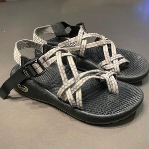 EUC Chaco water sandals
